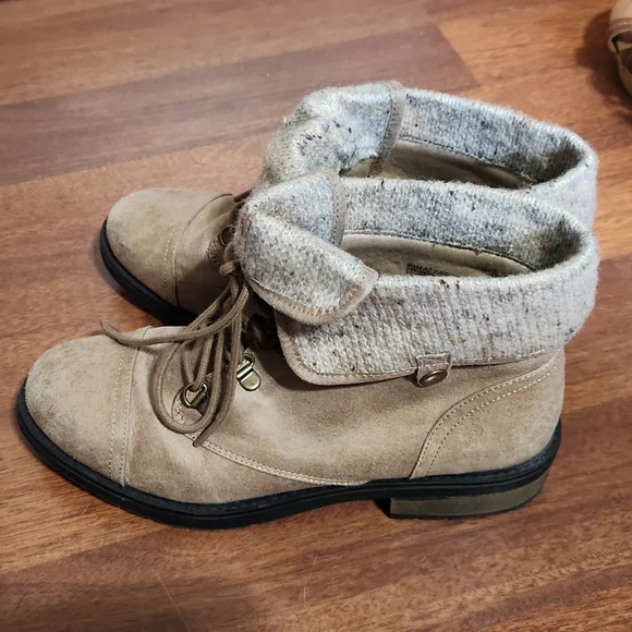 Tan Arizona booties - Picture 3 of 6